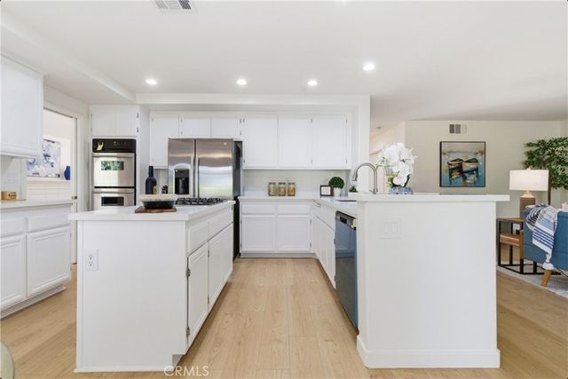 28360 Easton Lane, Saugus, CA 91350