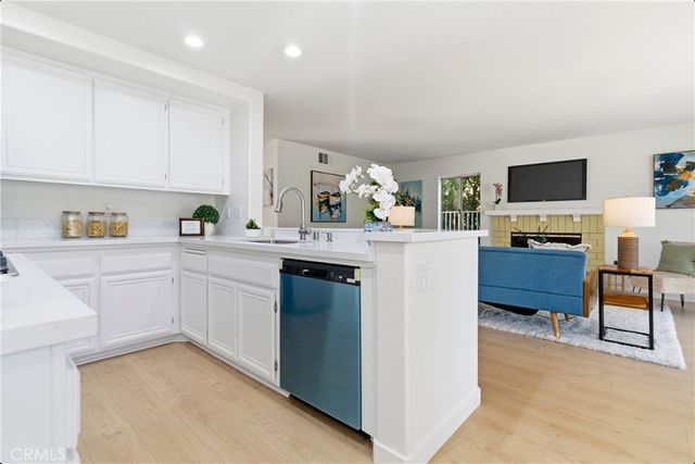 28360 Easton Lane, Saugus, CA 91350