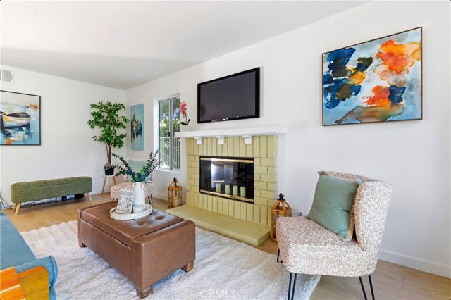 28360 Easton Lane, Saugus, CA 91350
