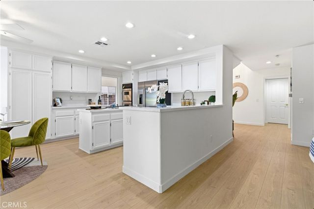 28360 Easton Lane, Saugus, CA 91350