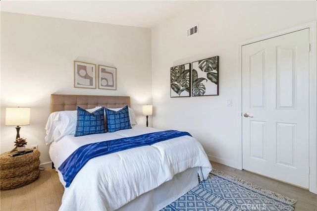 28360 Easton Lane, Saugus, CA 91350