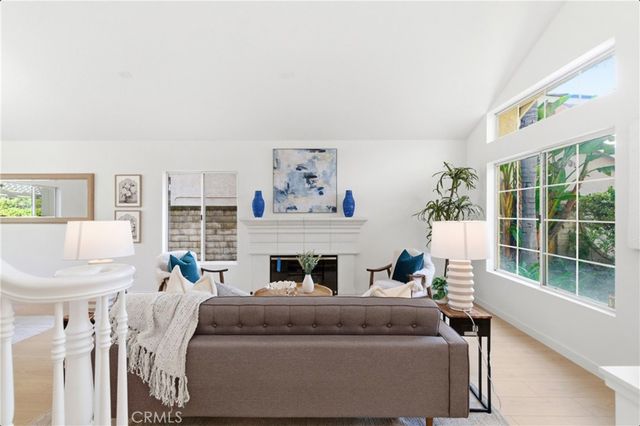 28360 Easton Lane, Saugus, CA 91350