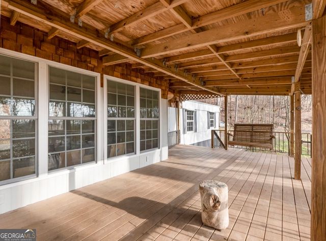 206 Oakridge Drive, Cleveland, GA 30528