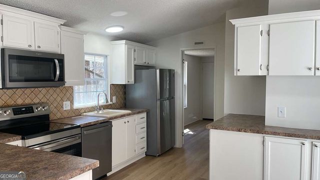 206 Oakridge Drive, Cleveland, GA 30528