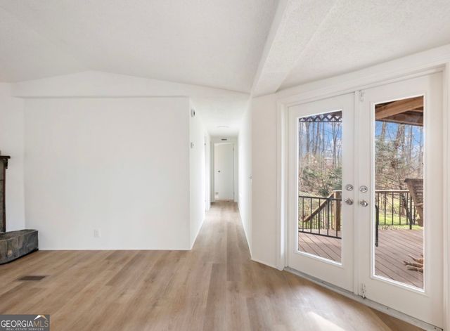 206 Oakridge Drive, Cleveland, GA 30528