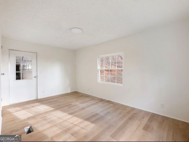 206 Oakridge Drive, Cleveland, GA 30528