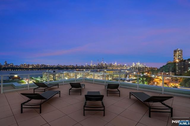 143 Old River Road 601, Edgewater, NJ 07020