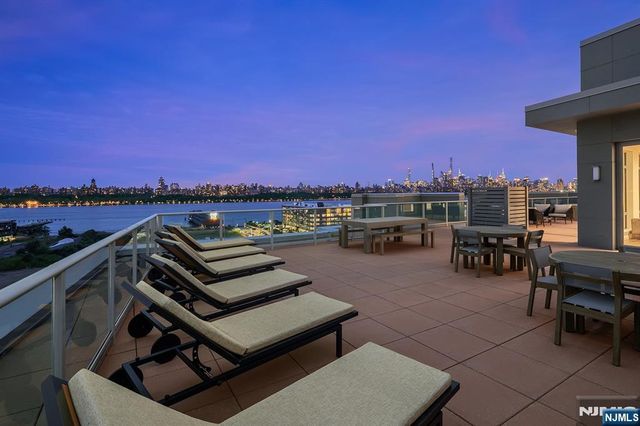 143 Old River Road 601, Edgewater, NJ 07020