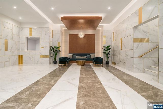 143 Old River Road 601, Edgewater, NJ 07020