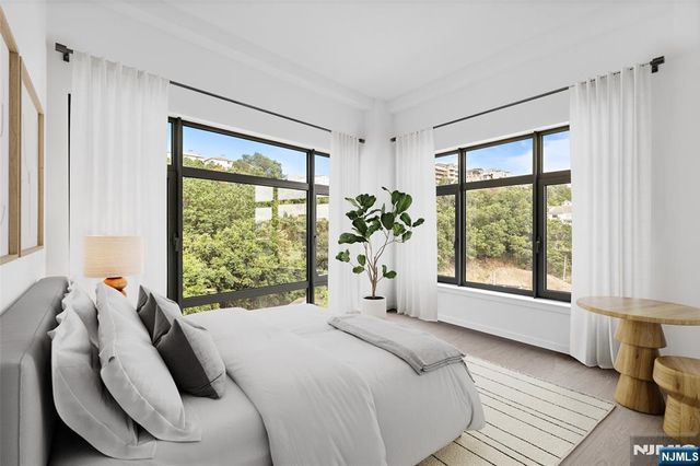 143 Old River Road 601, Edgewater, NJ 07020