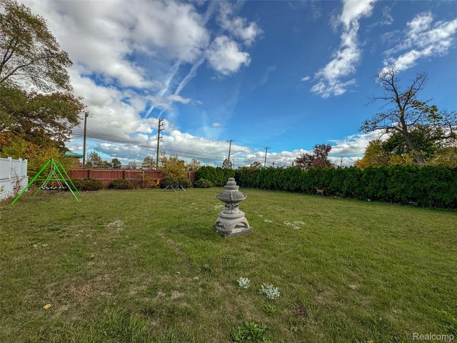 991 E Euclid Street, Detroit, MI 48211