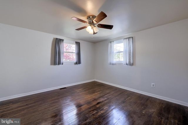 2761 OAKLAND RD, Dover, PA 17315