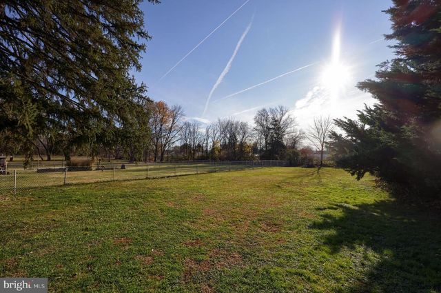 2761 OAKLAND RD, Dover, PA 17315