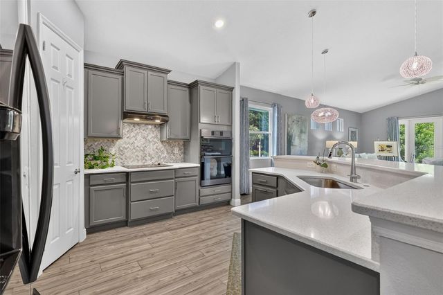 8220 BRIDGEPORT BAY CIRCLE, Mount Dora, FL 32757