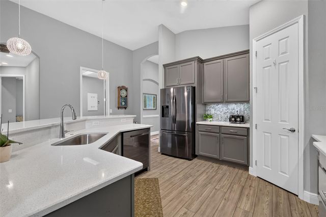 8220 BRIDGEPORT BAY CIRCLE, Mount Dora, FL 32757