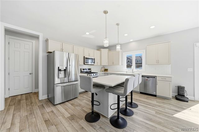 3353 Cedar Valley, Hamburg, NY 14075