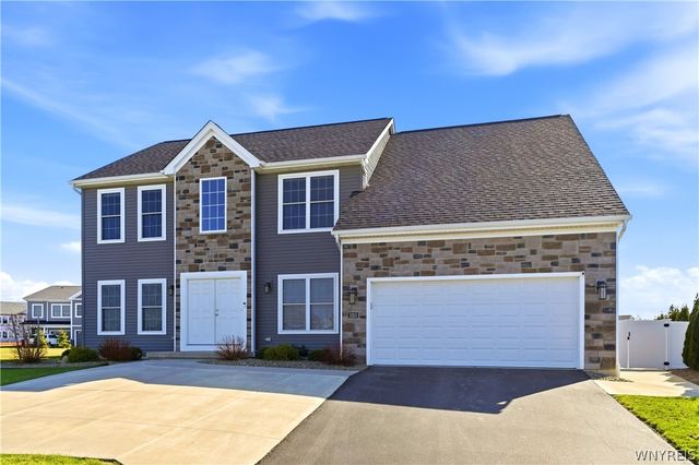 3353 Cedar Valley, Hamburg, NY 14075