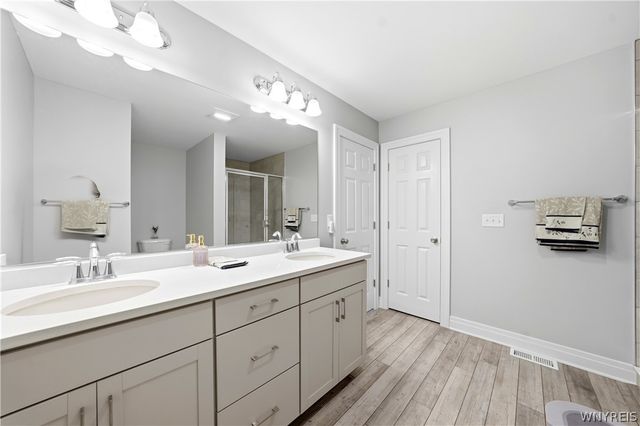3353 Cedar Valley, Hamburg, NY 14075