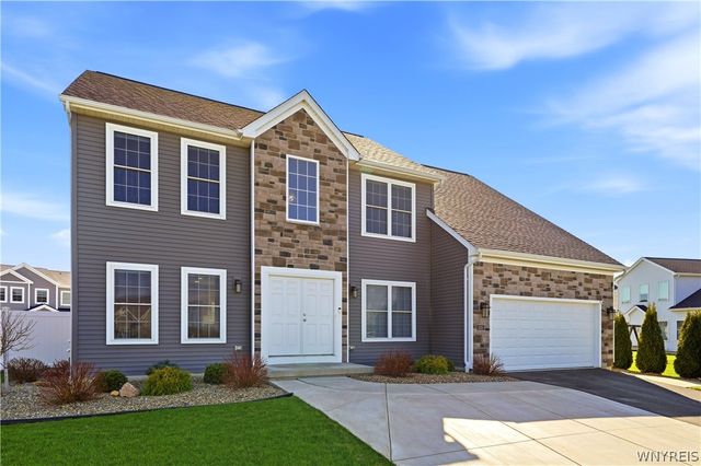 3353 Cedar Valley, Hamburg, NY 14075