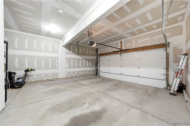 3353 Cedar Valley, Hamburg, NY 14075