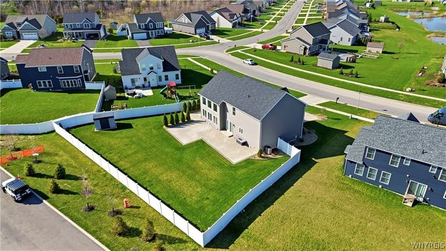 3353 Cedar Valley, Hamburg, NY 14075