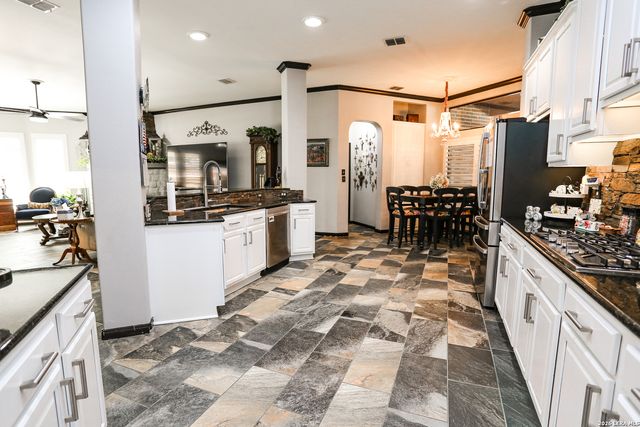 13702 FRENCH PARK, Helotes, TX 78023