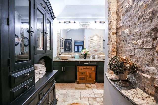 13702 FRENCH PARK, Helotes, TX 78023