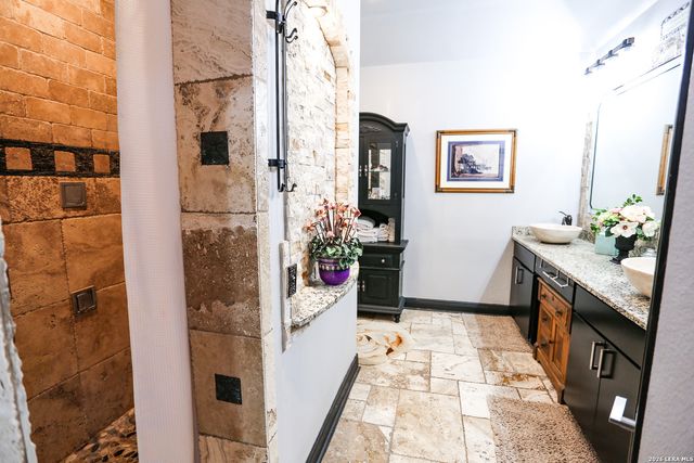 13702 FRENCH PARK, Helotes, TX 78023