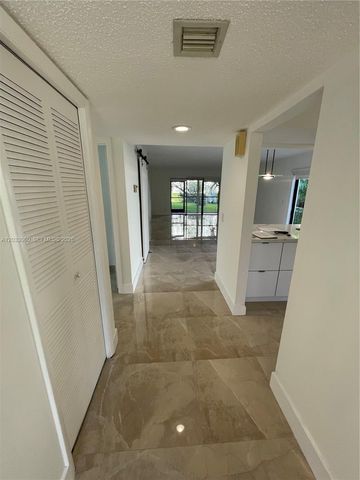 409 Lakeview Dr 104, Weston, FL 33326