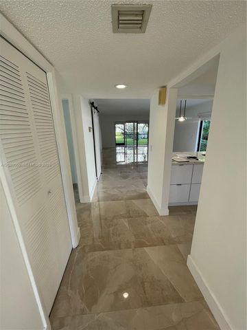 409 Lakeview Dr 104, Weston, FL 33326