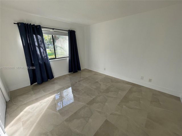 409 Lakeview Dr 104, Weston, FL 33326