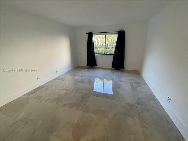 409 Lakeview Dr 104, Weston, FL 33326