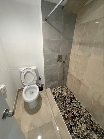 409 Lakeview Dr 104, Weston, FL 33326