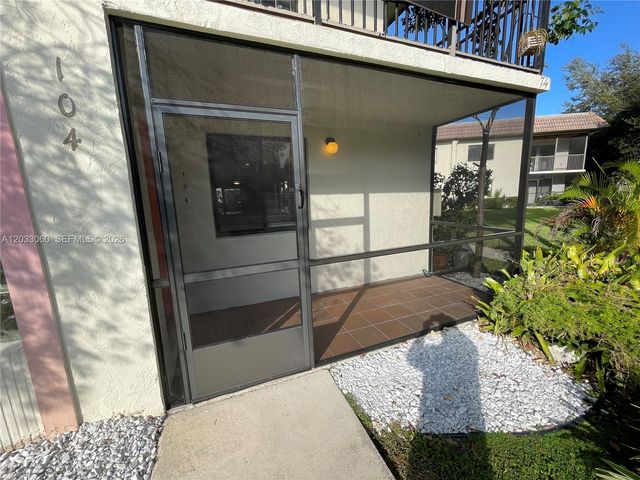 409 Lakeview Dr 104, Weston, FL 33326