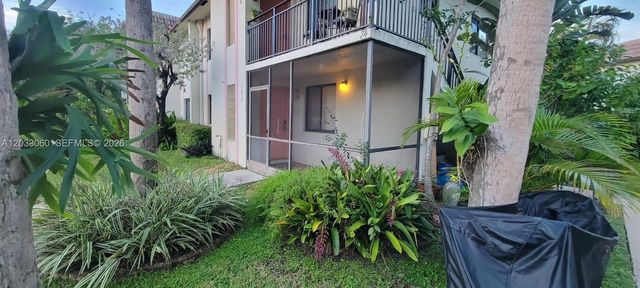 409 Lakeview Dr 104, Weston, FL 33326
