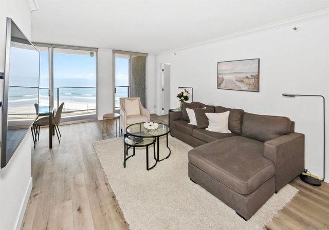 1820 Avenida Del Mundo 1003, Coronado, CA 92118