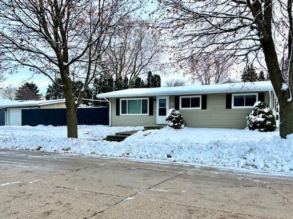 2921 Michigan AVENUE, Sheboygan, WI 53081