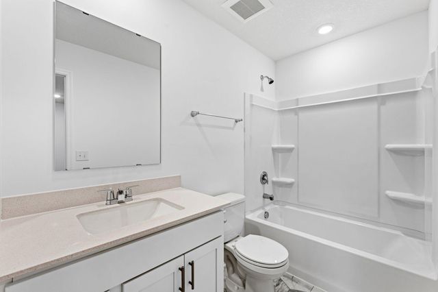 5229 Long Pointe Pass, Woodbury, MN 55129