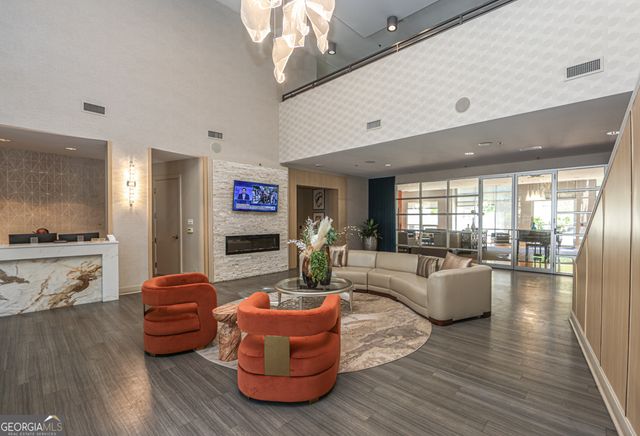 711 Cosmopolitan Drive NE 338, Atlanta, GA 30324