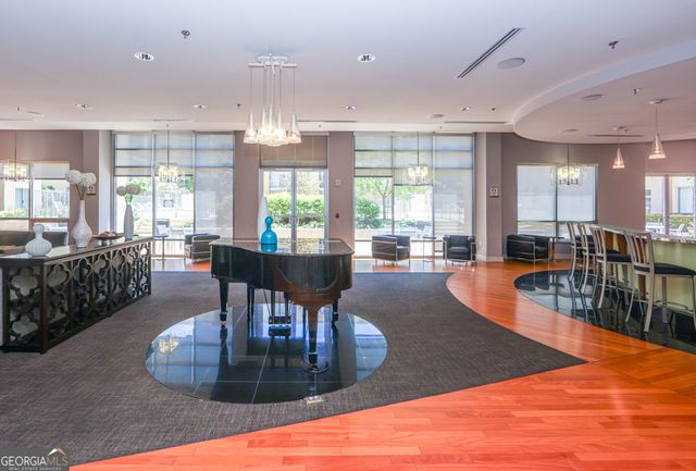 711 Cosmopolitan Drive NE 338, Atlanta, GA 30324