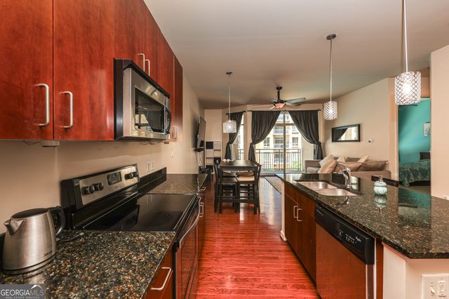 711 Cosmopolitan Drive NE 338, Atlanta, GA 30324