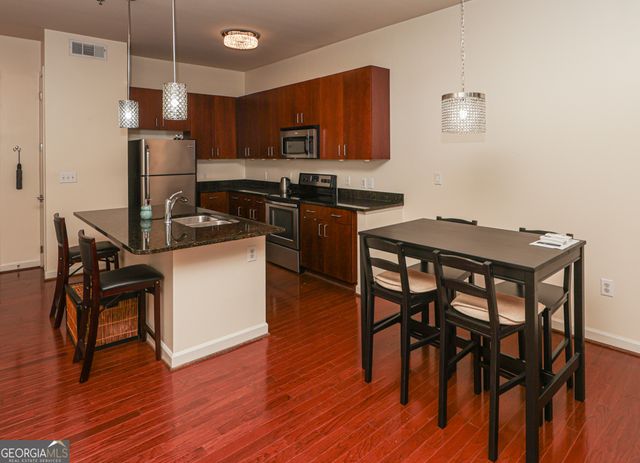 711 Cosmopolitan Drive NE 338, Atlanta, GA 30324