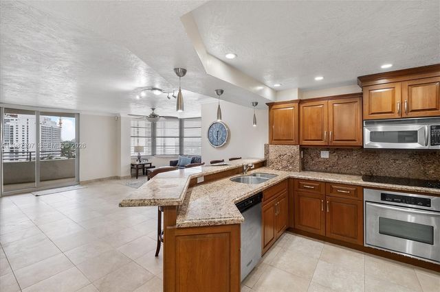 5555 Collins Ave 11A, Miami Beach, FL 33140