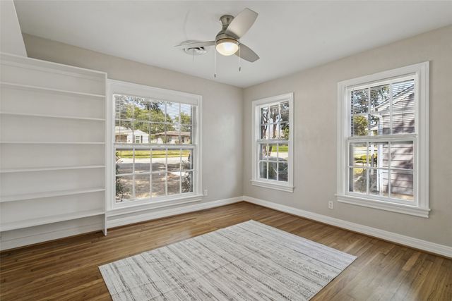 4925 Pershing Avenue, Fort Worth, TX 76107