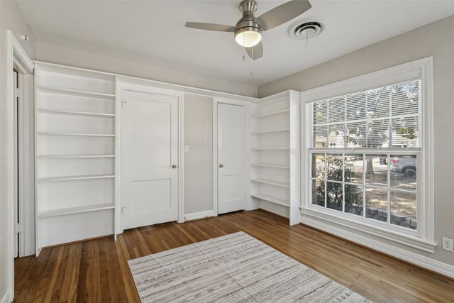 4925 Pershing Avenue, Fort Worth, TX 76107