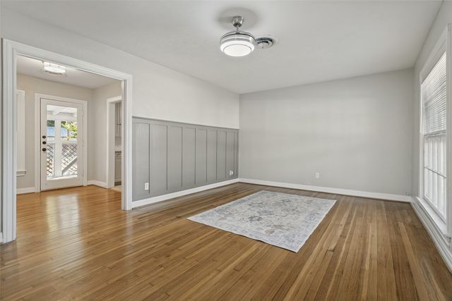 4925 Pershing Avenue, Fort Worth, TX 76107
