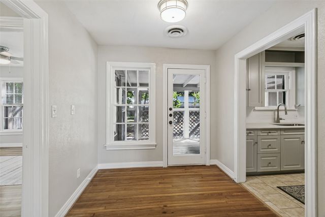 4925 Pershing Avenue, Fort Worth, TX 76107