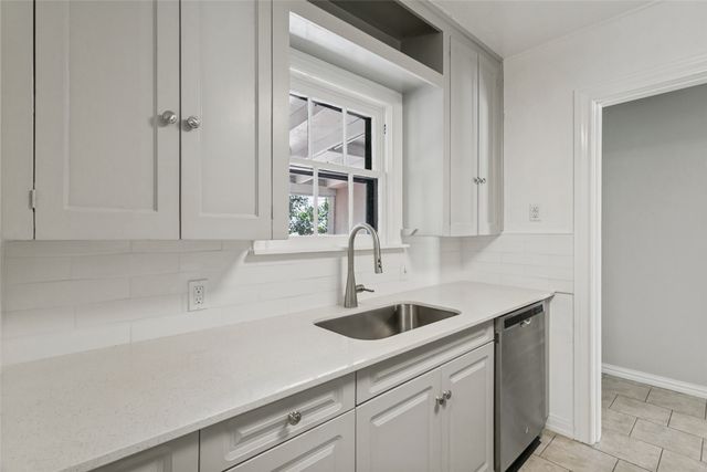 4925 Pershing Avenue, Fort Worth, TX 76107