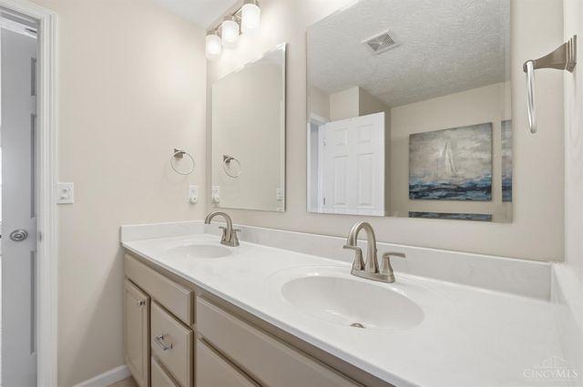 8230 South Port Drive, West Chester, OH 45069