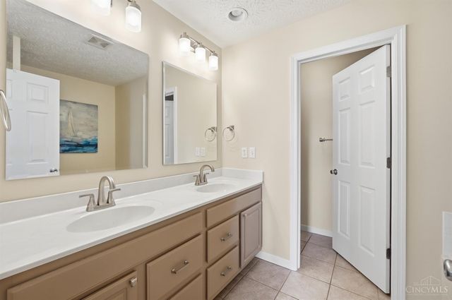 8230 South Port Drive, West Chester, OH 45069